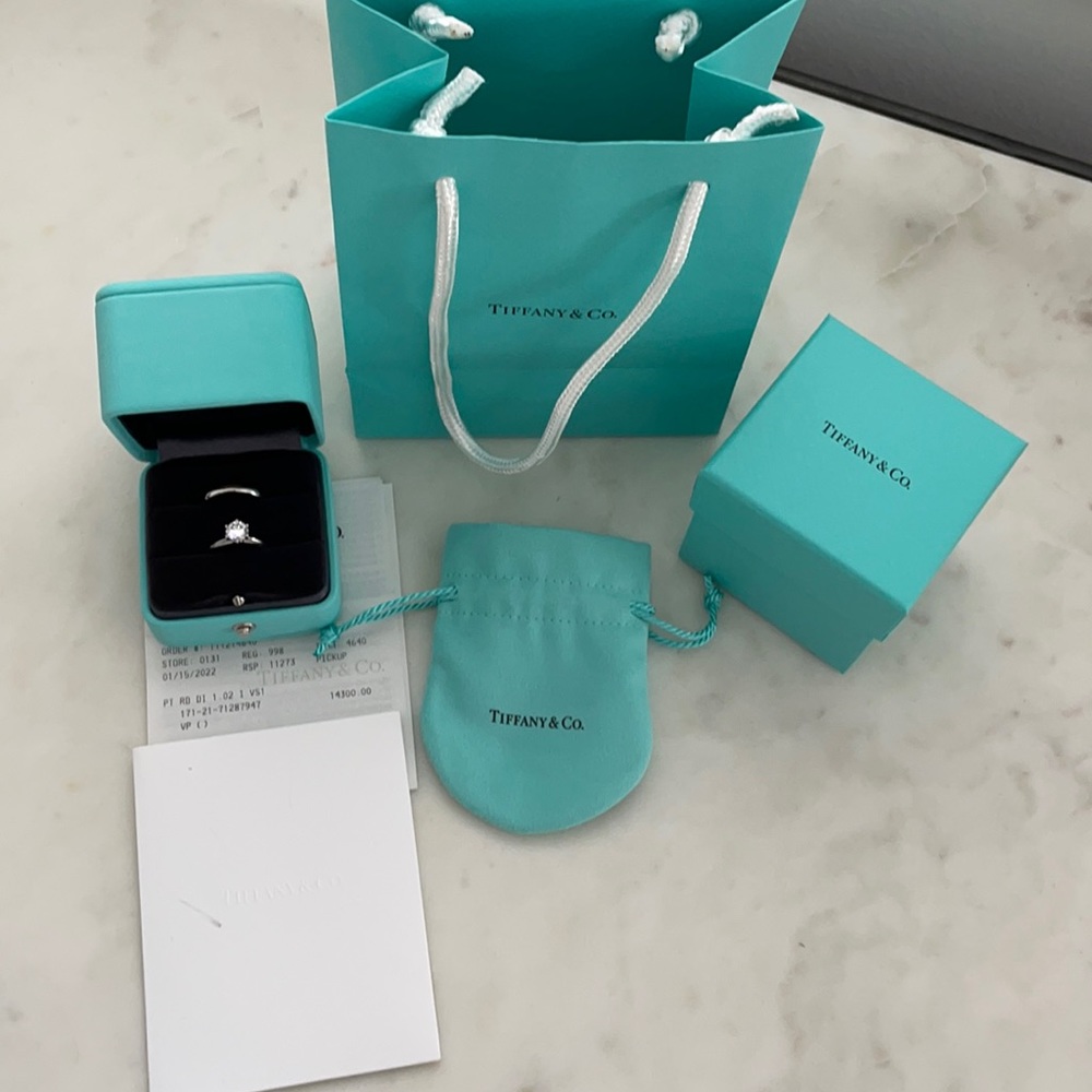 Brand new Tiffany & Co 1.02 ct Engagement Ring with platinum wedding Band  5.25